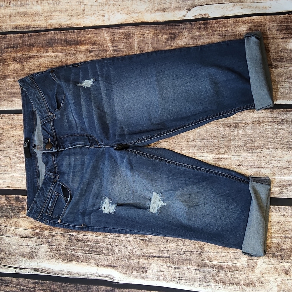 1822 Distressed Denim Crops Size 14